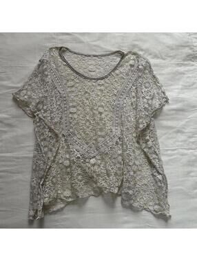 Axes Femme Cream sheer lace top Size medium